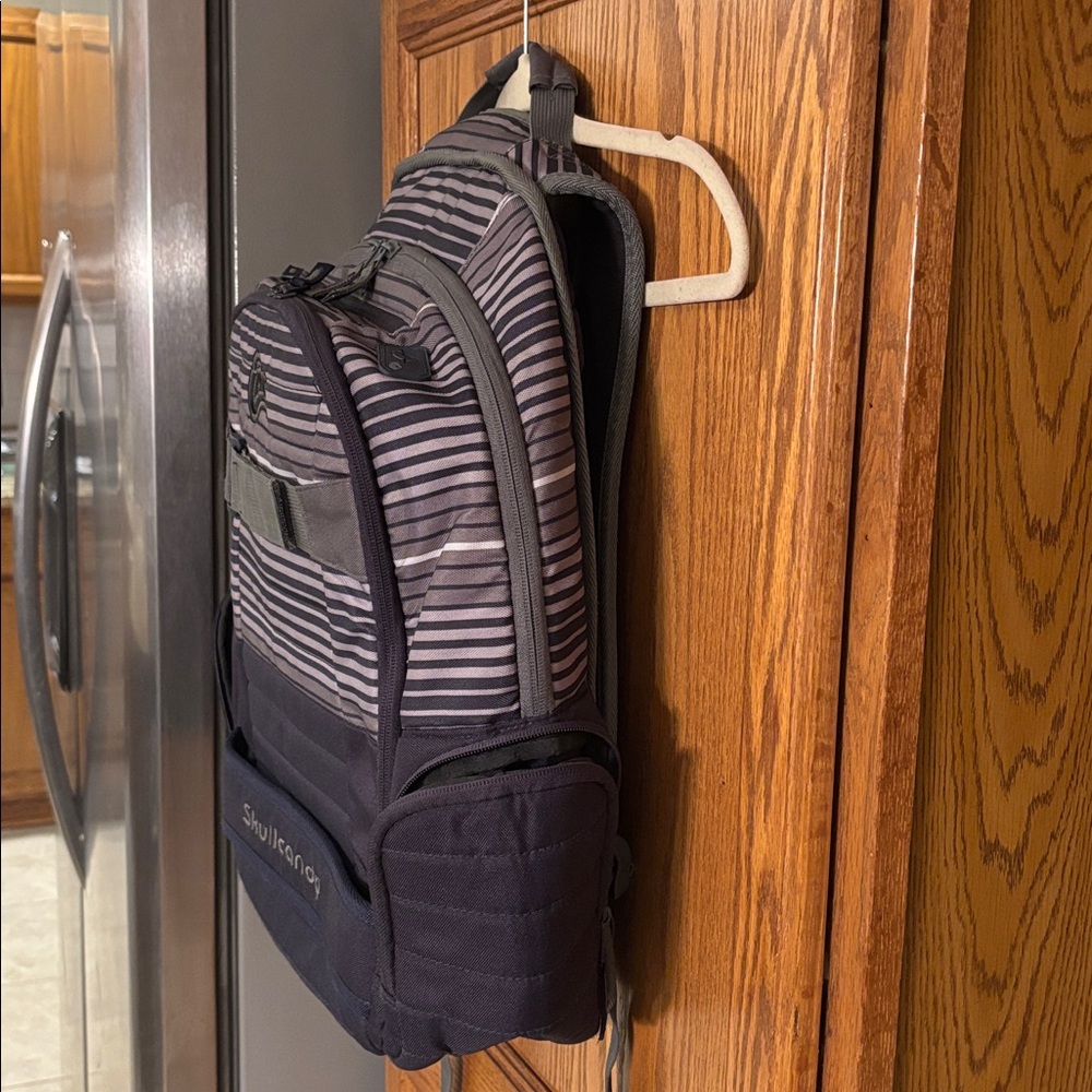 Skullcandy Ink’d Gray and Navy Men's Backpack With Computer Compartment - Picture 3 of 7